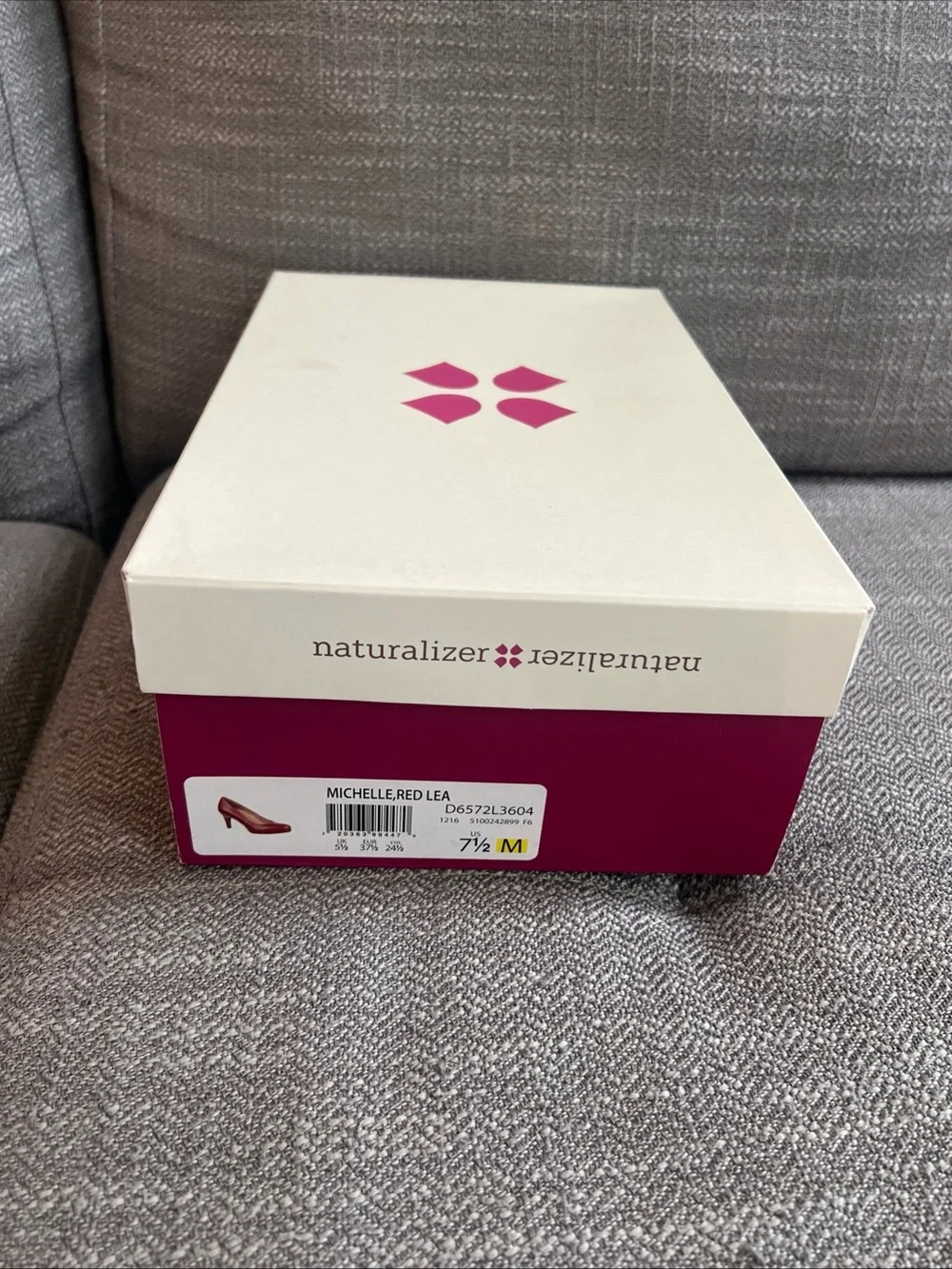 Naturalizer classic pumps
